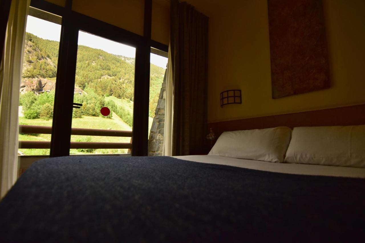 Hotel Yomo Patagonia à Arinsal Extérieur photo