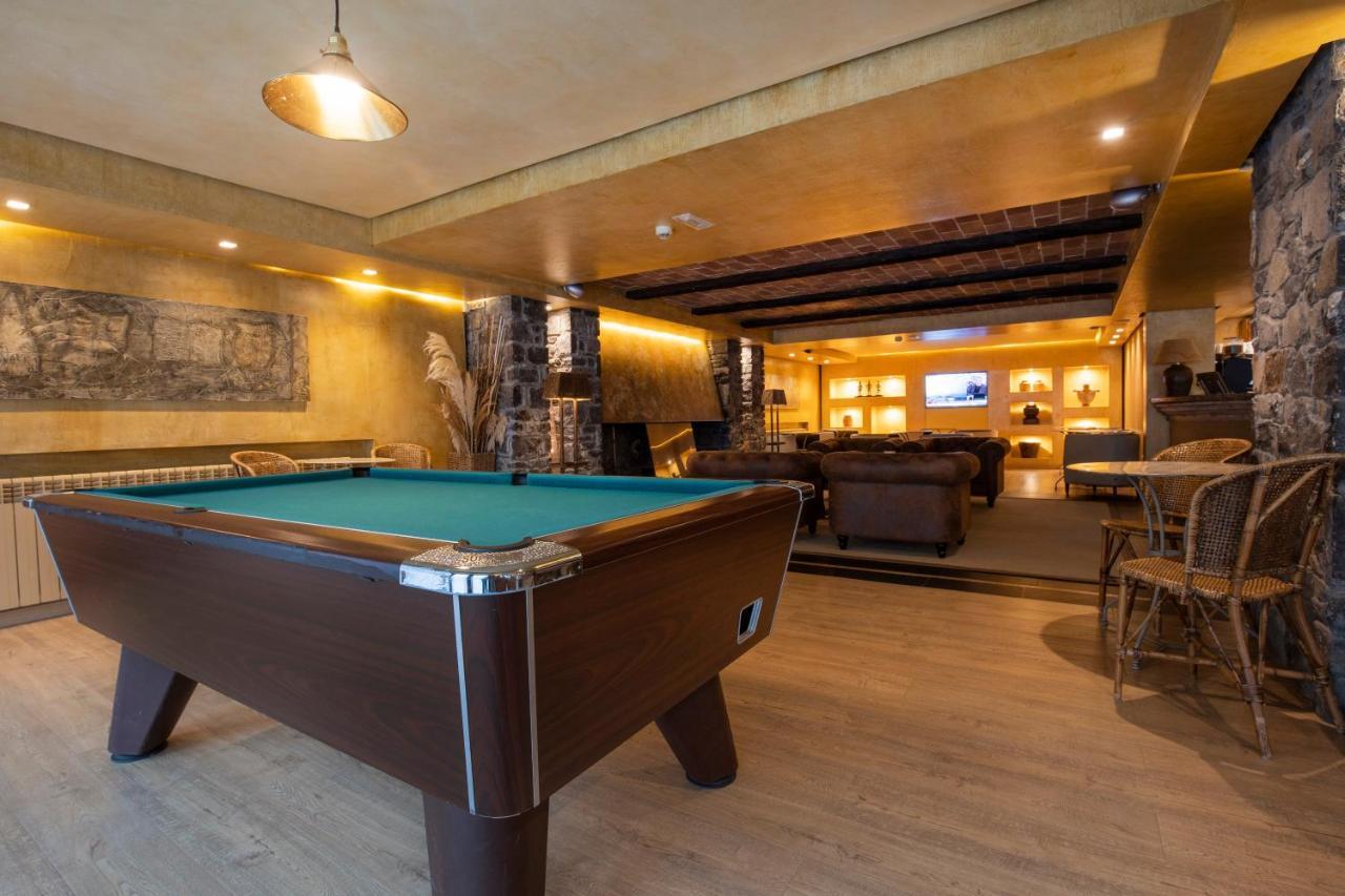 Hotel Yomo Patagonia à Arinsal Extérieur photo