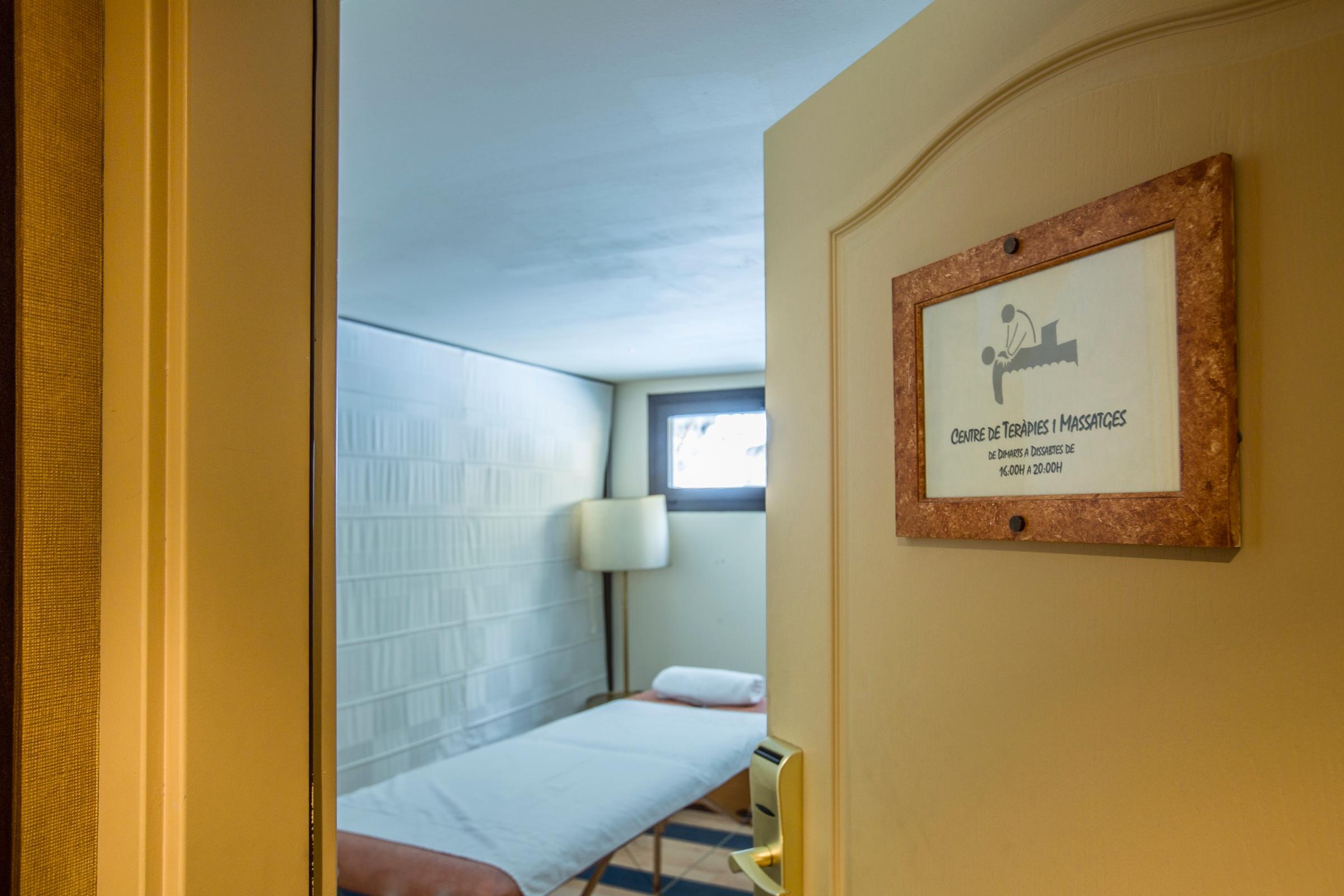 Hotel Yomo Patagonia à Arinsal Extérieur photo
