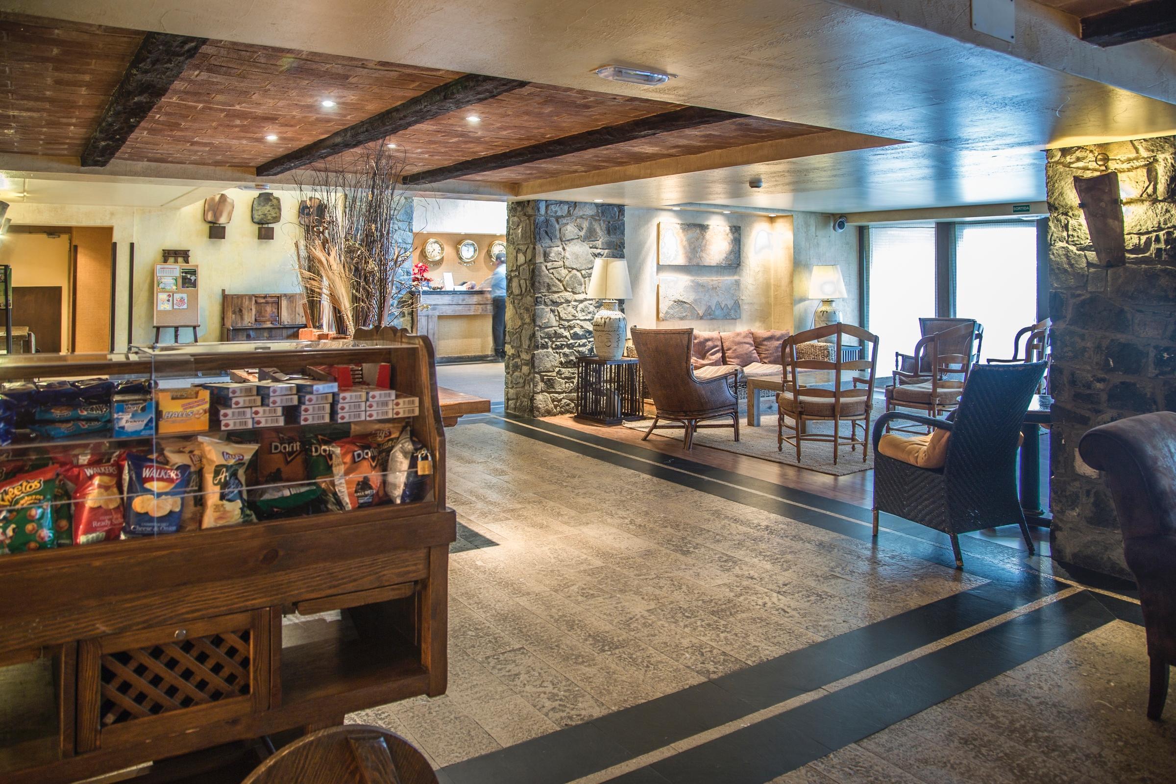 Hotel Yomo Patagonia à Arinsal Extérieur photo