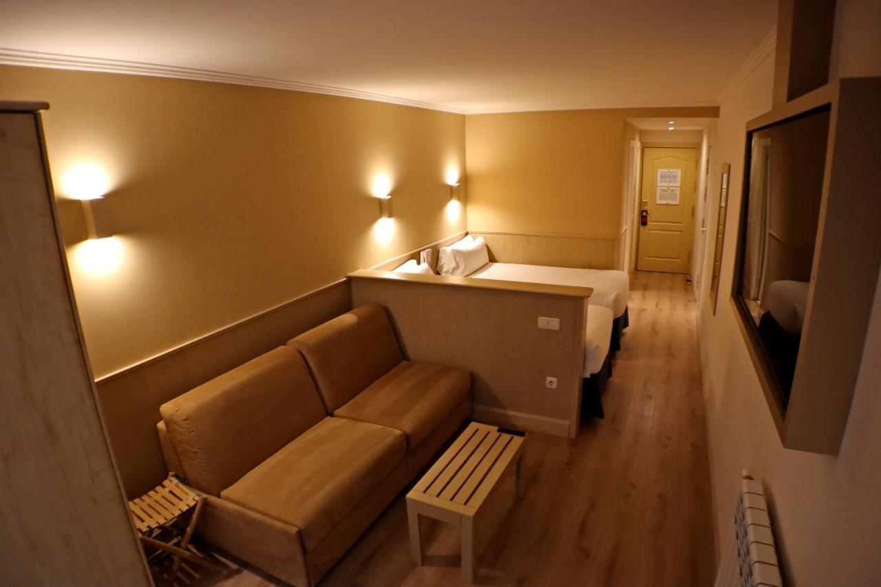 Hotel Yomo Patagonia à Arinsal Extérieur photo