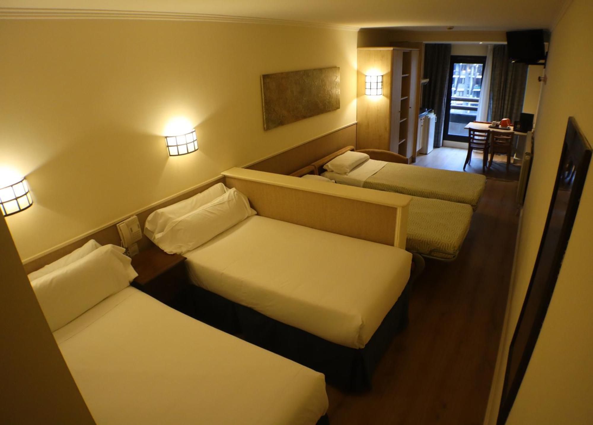 Hotel Yomo Patagonia à Arinsal Extérieur photo